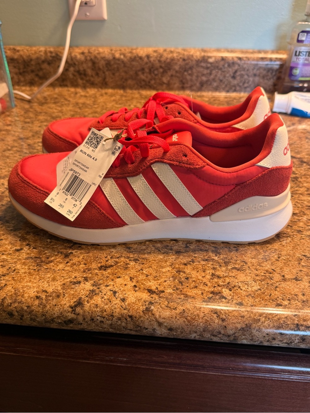 adidas women’s 9.5 Red and White Classic Runner Sneakers